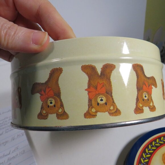 Teddy Bear Metal Tin with "dancing" bears along the side 1980s - Picture 7 of 10